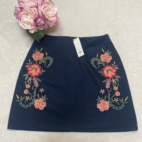 Francesca’s Dresses & Skirts - NWT Francesca’s Mi Ami Navy Size S Embroidered Skirt